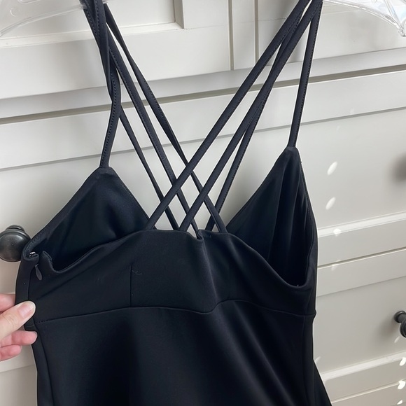 NWT Express Women’s Black Criss Cross Tank Top w/ Side Zipper- Size XS - Picture 3 of 8